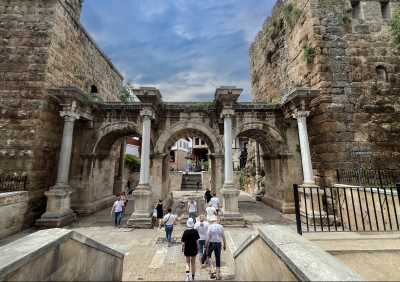 Hadrian Kapısı, Tarih ve Kültür Gezileri, Antalya